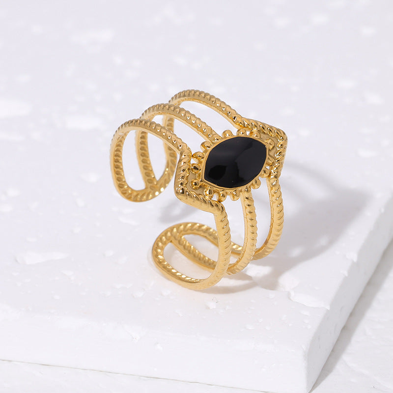 Anillos de acero con negro