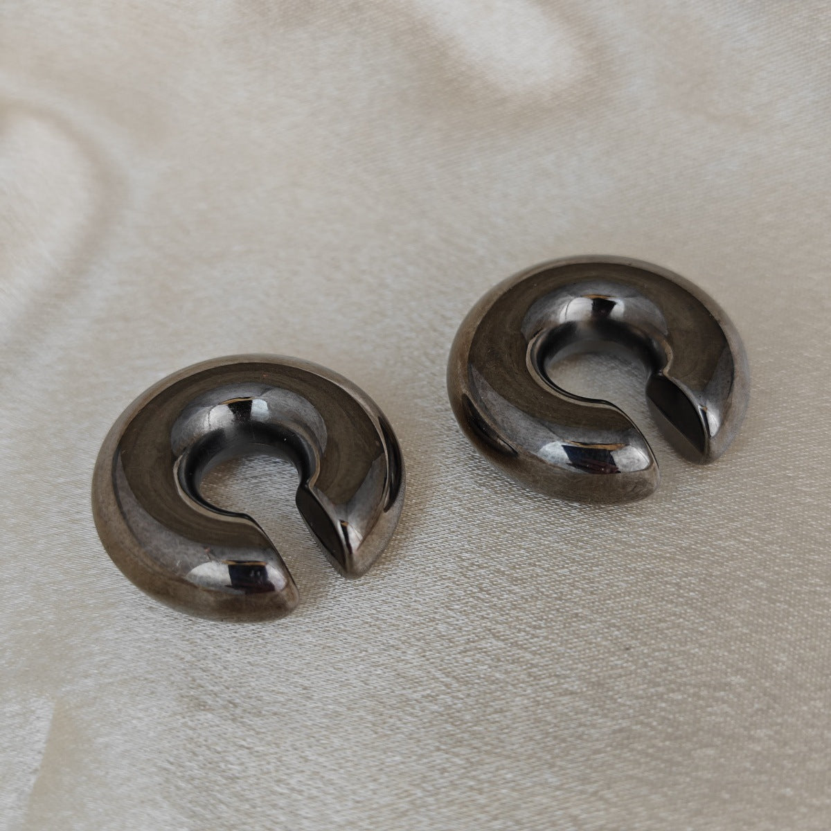Earcuffs acrilicos metalizados