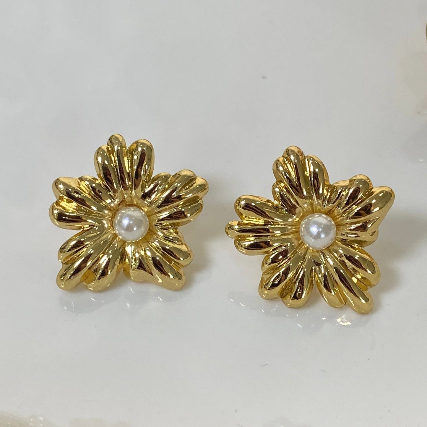 Zarcillos de acero