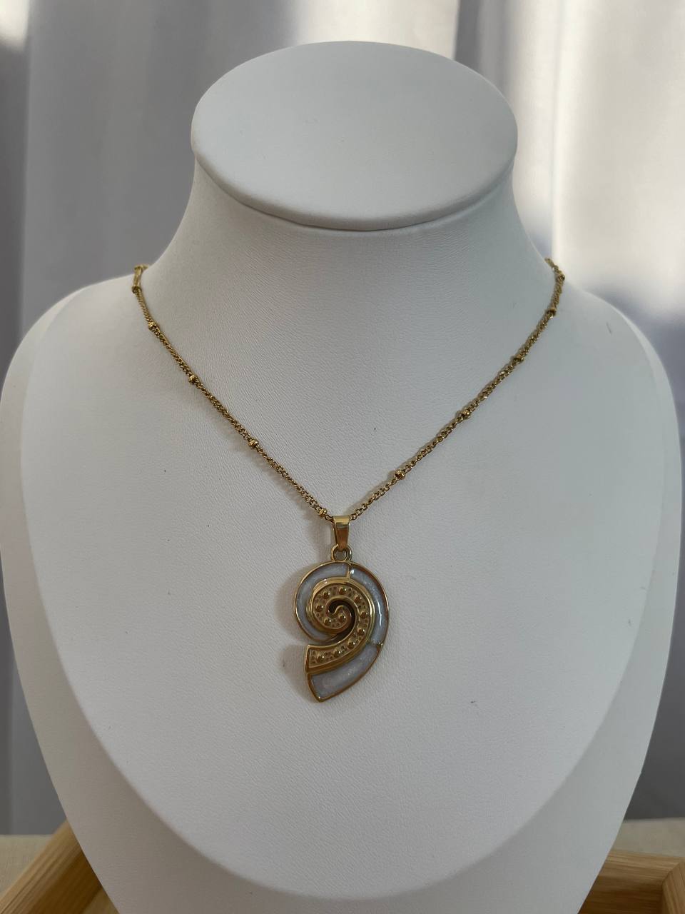 Cadena con dije marino