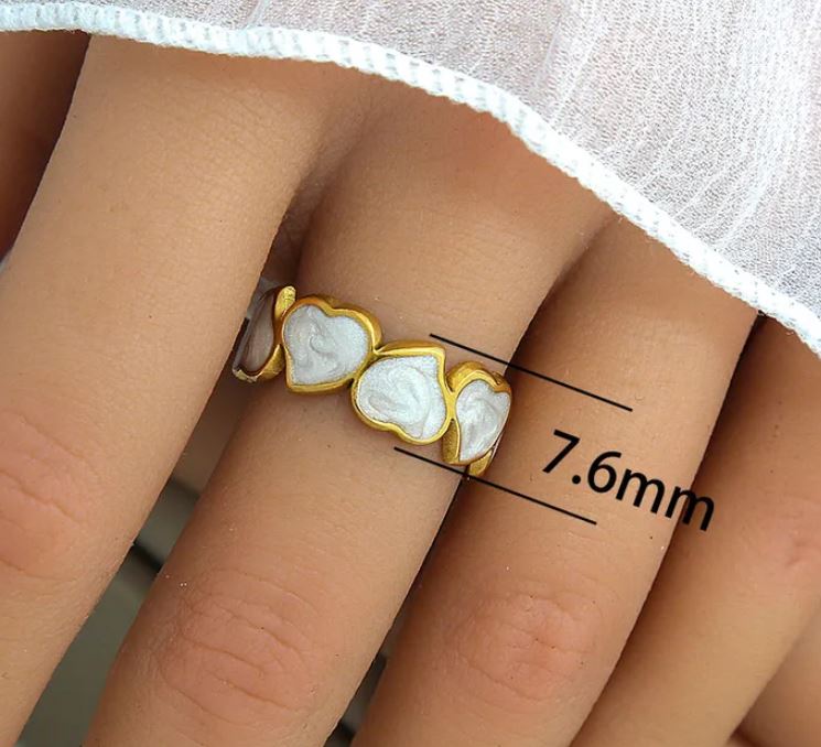 Anillos dorados con blanco