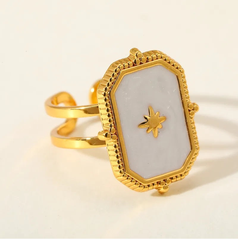 Anillos dorados con blanco