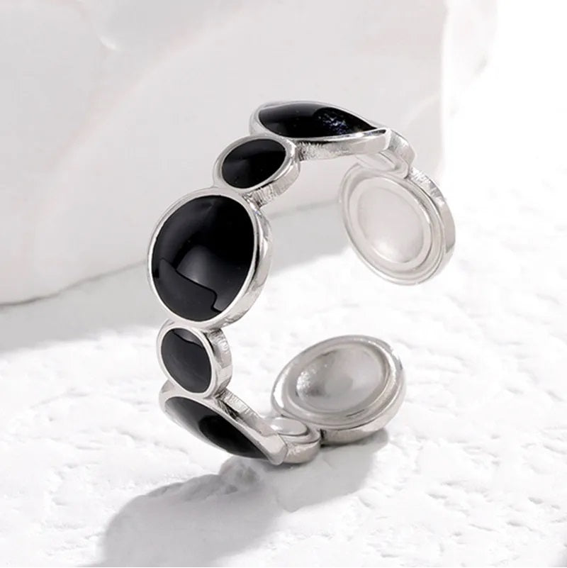 Anillos de acero con negro