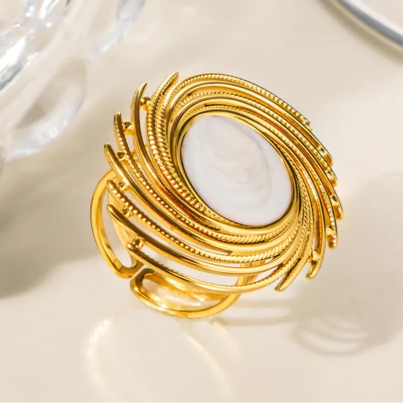 Anillos dorados con blanco