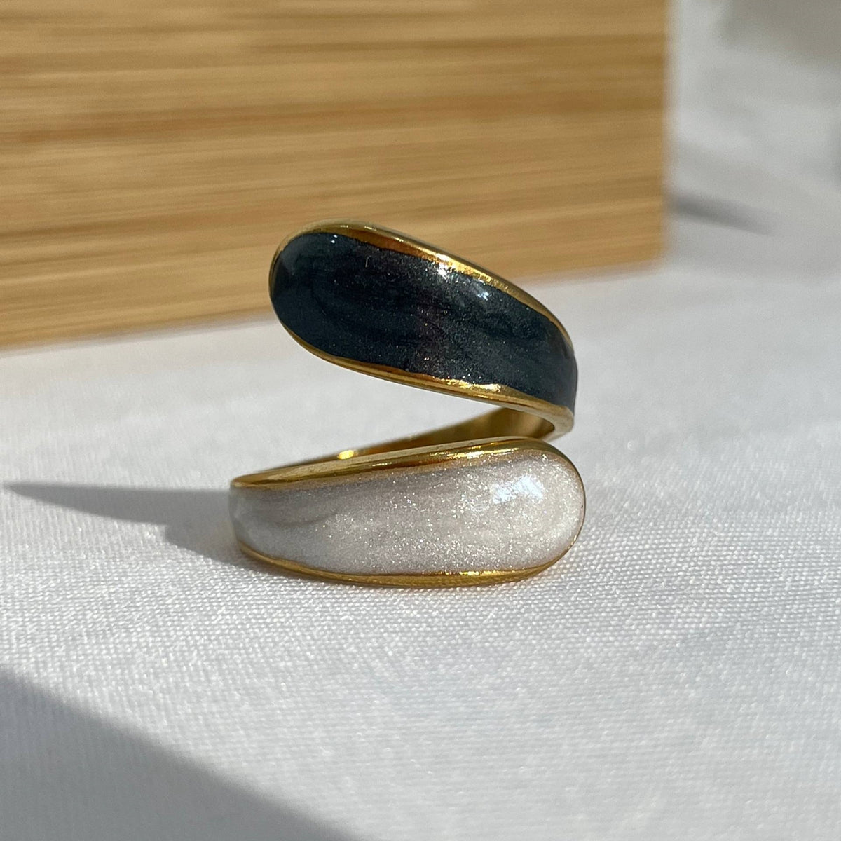 Anillos de acero - Blanco y negro