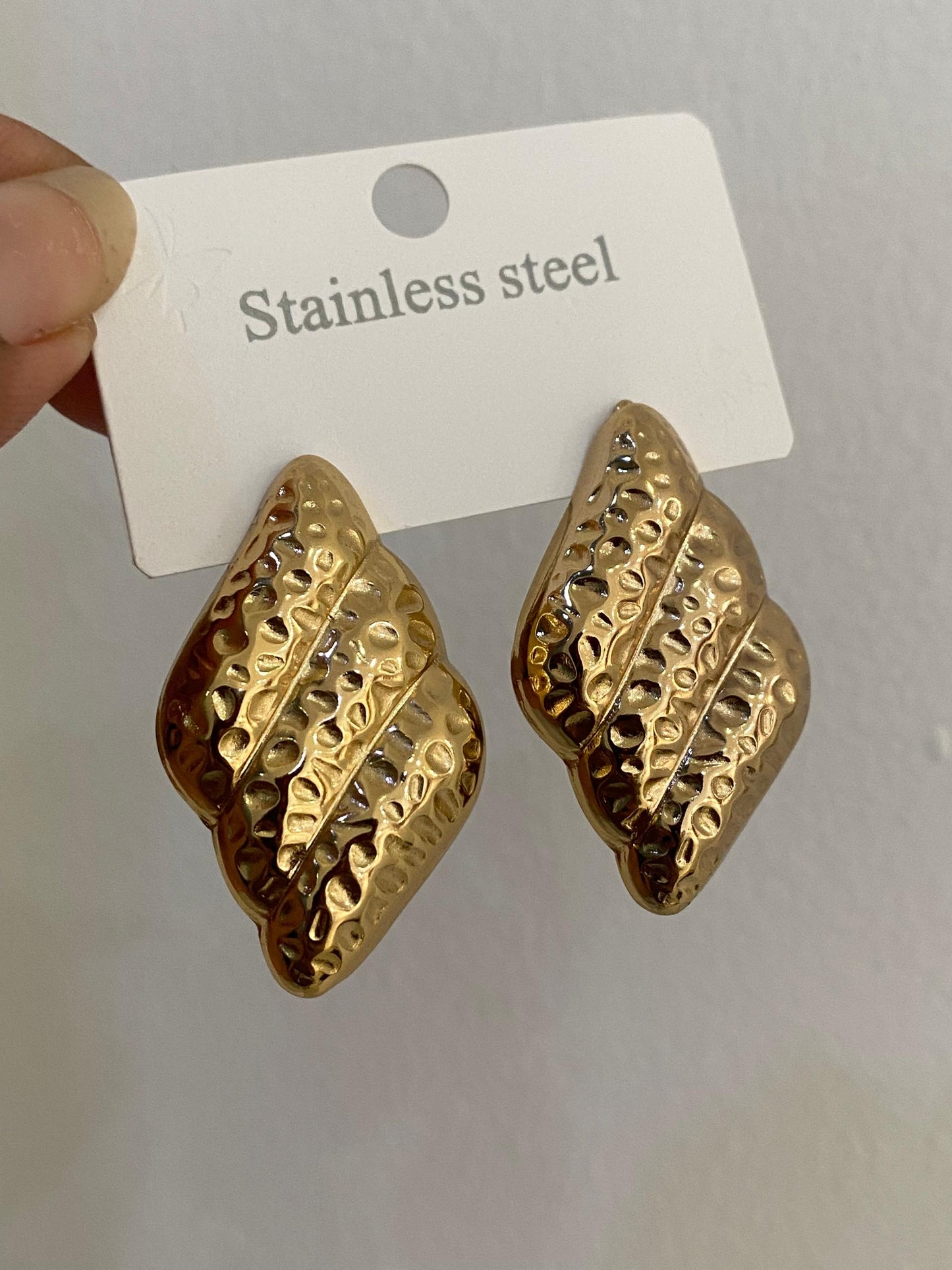 Zarcillos de acero