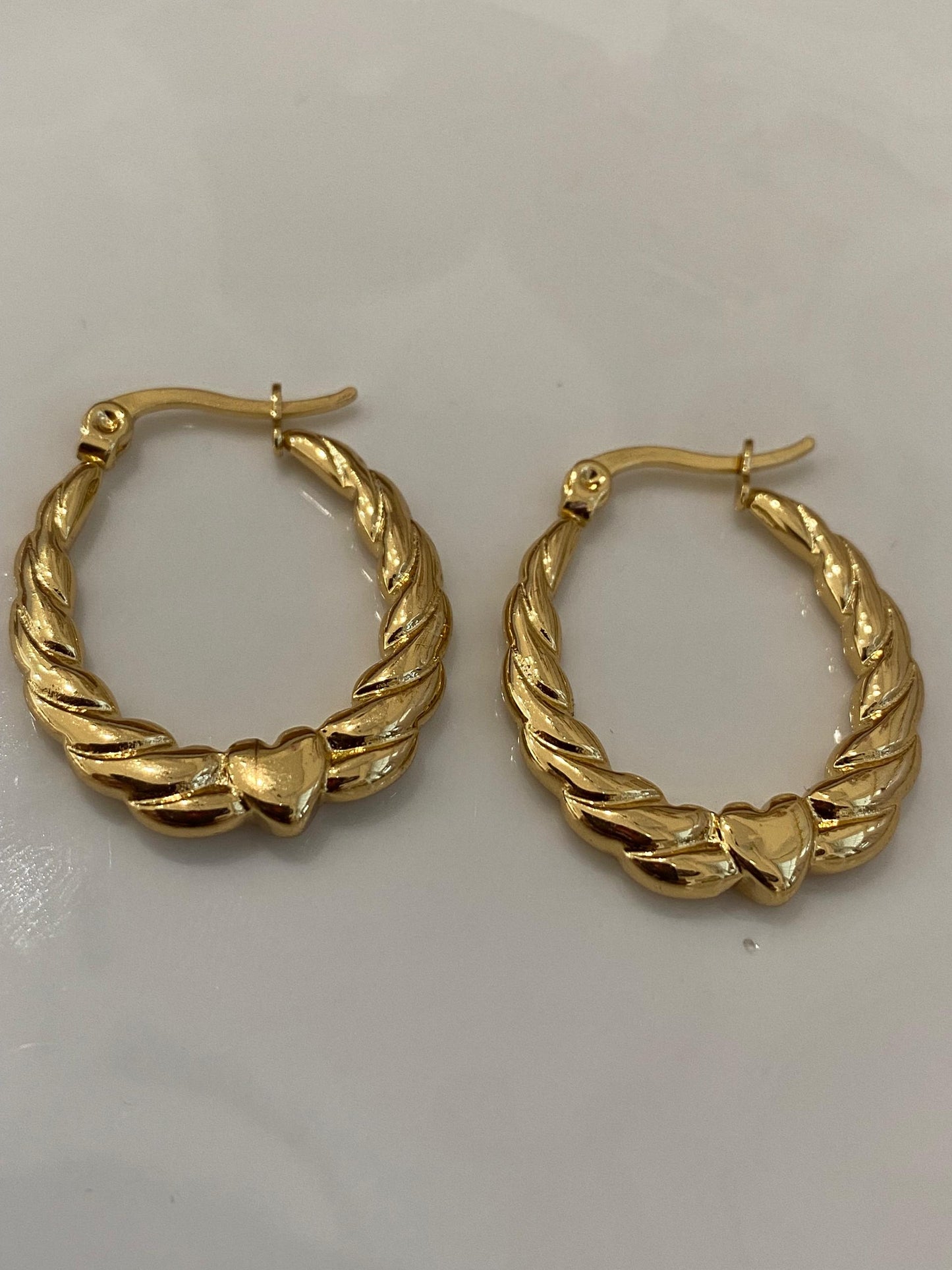 Zarcillos de acero