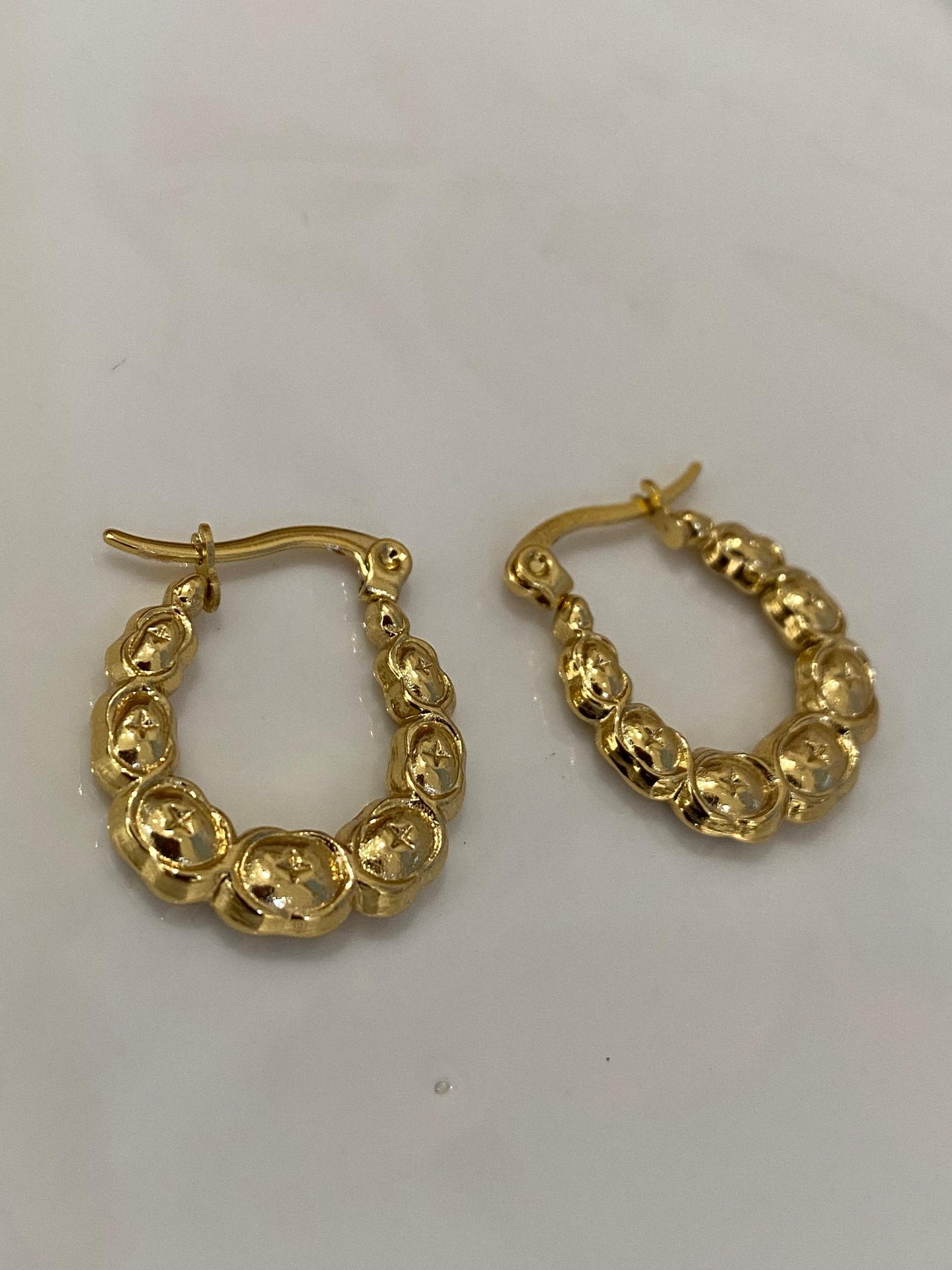 Zarcillos de acero