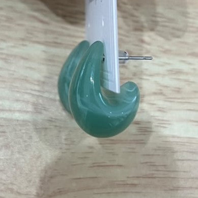 Zarcillos tipo gota acrilicos de colores