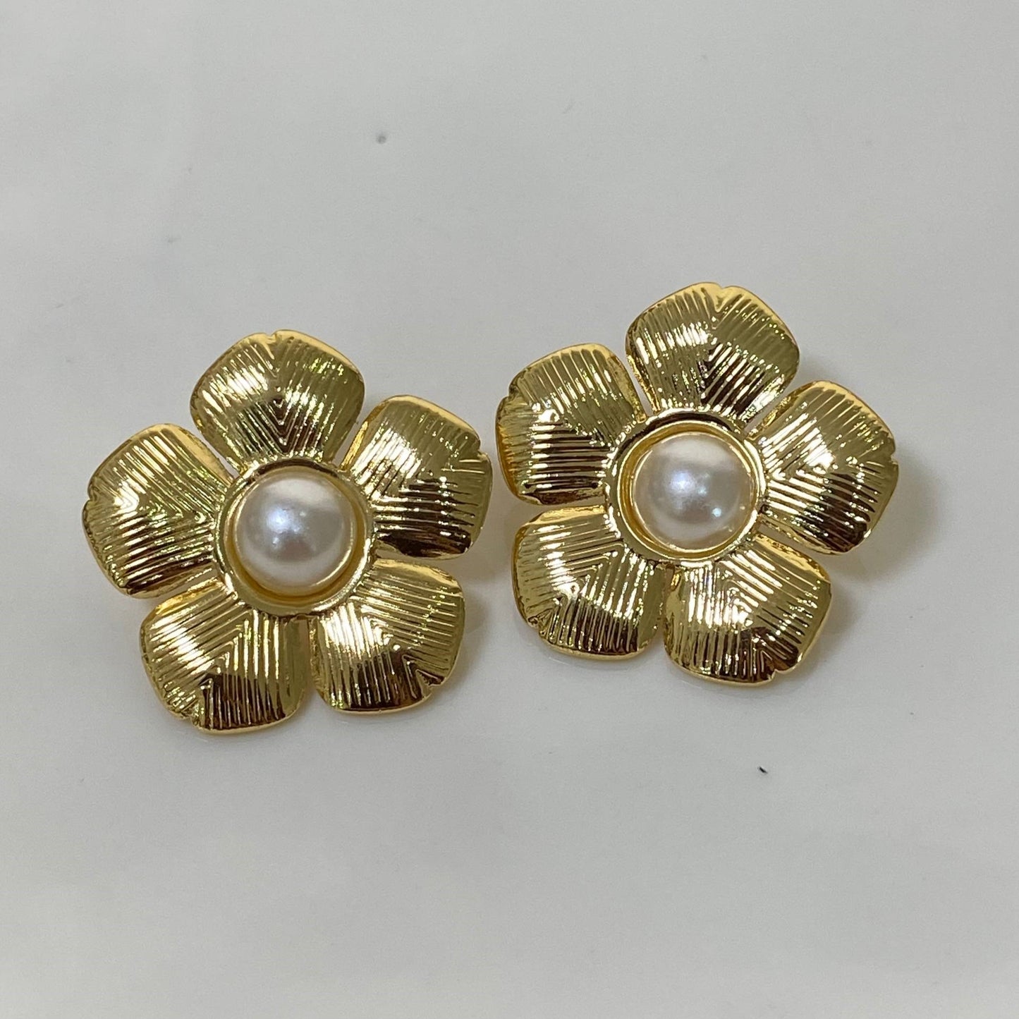 Zarcillos de acero